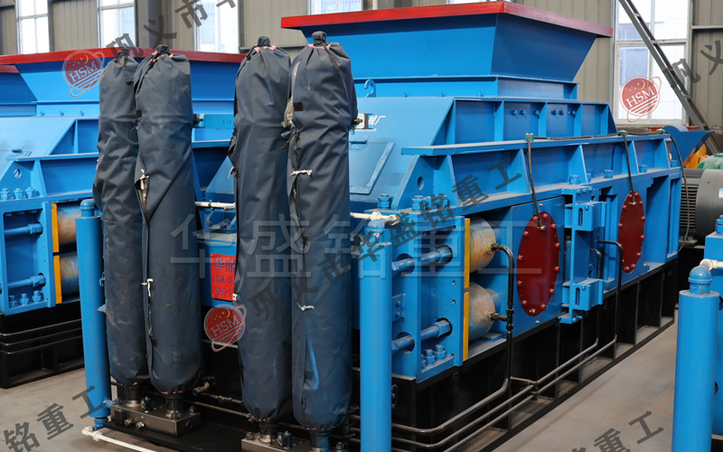 '時產200噸大型對輥機,大型雙輥破碎機產量,對輥破碎機廠家,全液壓對輥破碎機價格