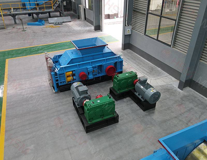 液壓雙輥制砂機結構穩定，出料均勻，石料制砂粒型規整